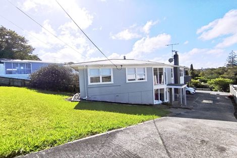 Photo of property in 20 Pupuke Road, Hillcrest, Auckland, 0627