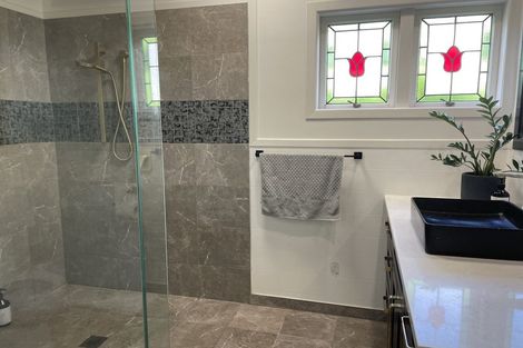 Photo of property in 90 Edgecumbe Road, Tauranga, 3110