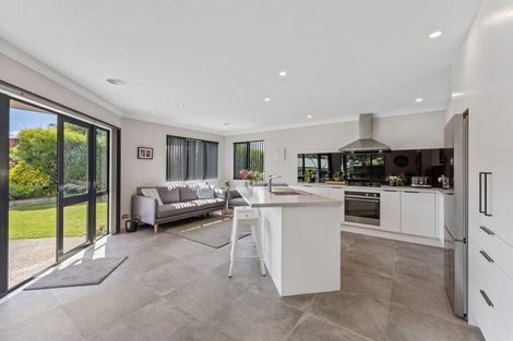 Photo of property in 10 Carlow Grove, Birchville, Upper Hutt, 5018