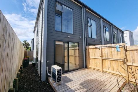 Photo of property in 11/30 Bowater Place, Manurewa, Auckland, 2102