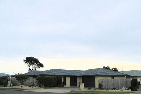 Photo of property in 22 Rifleman Lane, Paraparaumu Beach, Paraparaumu, 5032