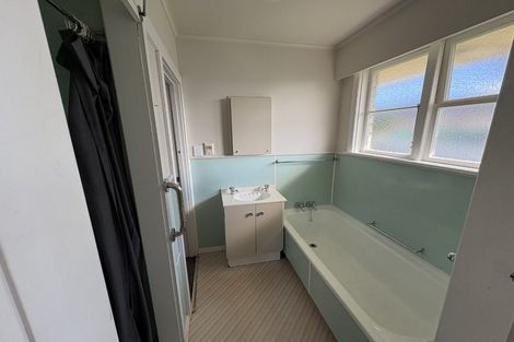 Photo of property in 44 Karaka Crescent, Levin, 5510