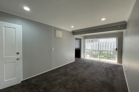 Photo of property in 2 Lemonwood Place, The Gardens, Auckland, 2105