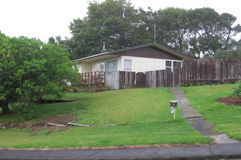 Photo of property in 7 Lucinda Place, Glen Eden, Auckland, 0602