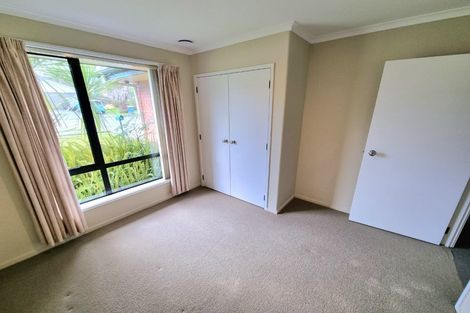 Photo of property in 11 Sunvista Avenue, Oteha, Auckland, 0632