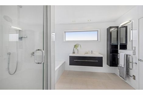 Photo of property in 12a Saint James Avenue, Papanui, Christchurch, 8053