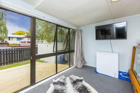 Photo of property in 2/6 Gemstone Drive, Birchville, Upper Hutt, 5018