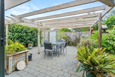 Photo of property in 36 Cranbrook Grove, Waikanae, 5036