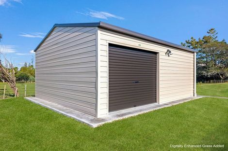 Photo of property in 8 Meadowview Close, Waiuku, 2123