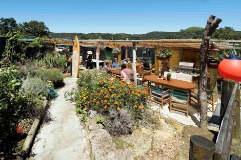 Photo of property in 64 Onetangi Road, Waiheke Island, 1971