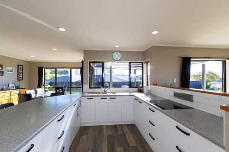 Photo of property in 84 Churchill Drive, Taradale, Napier, 4112