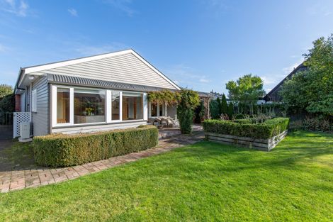 Photo of property in 130 Memorial Avenue, Burnside, Christchurch, 8053