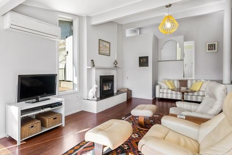 Photo of property in 18 Seaview Crescent, Picton, 7220