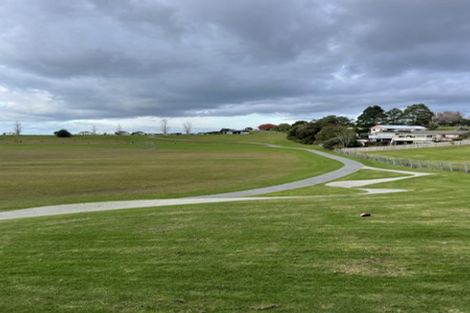 Photo of property in 3/485 Don Buck Road, Massey, Auckland, 0614