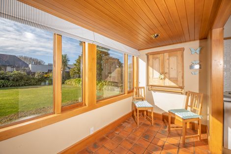 Photo of property in 130 Memorial Avenue, Burnside, Christchurch, 8053