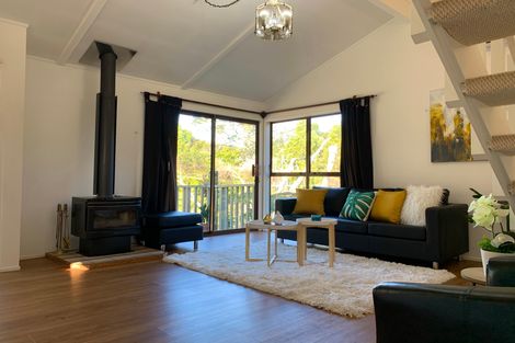 Photo of property in 2/39 Brunton Place, Glenfield, Auckland, 0629