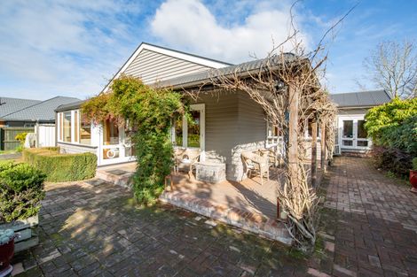 Photo of property in 130 Memorial Avenue, Burnside, Christchurch, 8053