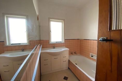 Photo of property in 13 Regent Street, Papatoetoe, Auckland, 2025