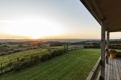 Photo of property in 457 Kiwitahi Road, Helensville, 0875