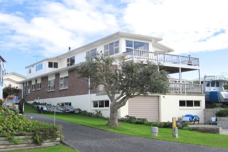 Photo of property in 2 Ngatira Place, Snells Beach, 0920