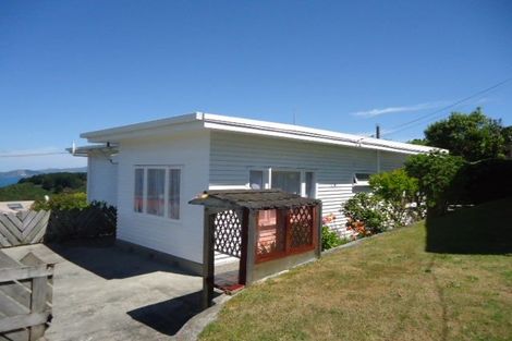 Photo of property in 5 Titiro Moana Road, Korokoro, Lower Hutt, 5012