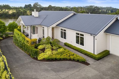 Photo of property in 6 York Terrace, Riverhead, 0820