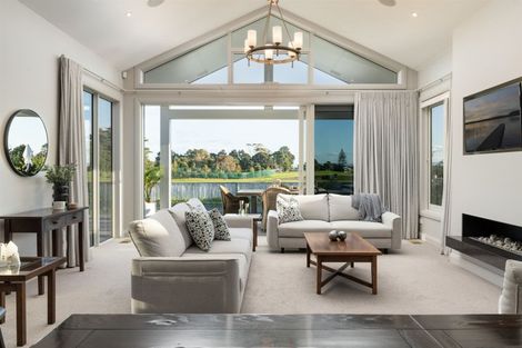 Photo of property in 114 Oceanbeach Road, Mount Maunganui, 3116