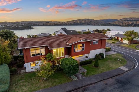 Photo of property in 2 Leeward Drive, Whitby, Porirua, 5024