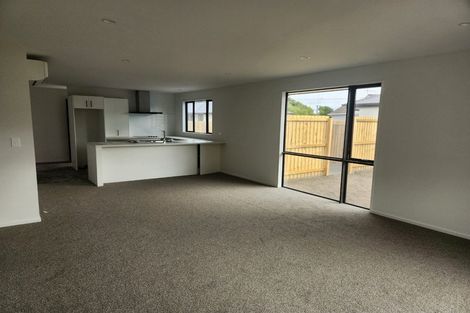 Photo of property in 32 Parkwood Avenue, Westgate, Auckland, 0614
