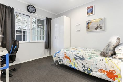 Photo of property in 792 West Coast Road, Oratia, Auckland, 0604