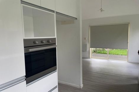 Photo of property in 3 Dainton Place, New Lynn, Auckland, 0600