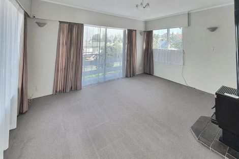 Photo of property in 108 Reeves Road, Pakuranga Heights, Auckland, 2010