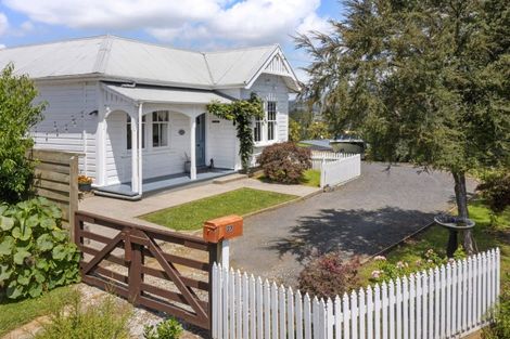 Photo of property in 23 Main Road, Raglan, 3225