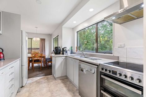 Photo of property in 13 Kay Road, Swanson, Auckland, 0614