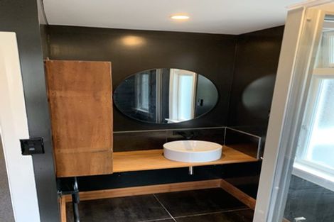 Photo of property in 19 Knowles Street, Terrace End, Palmerston North, 4410