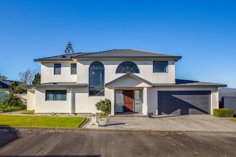 Photo of property in 5 Saint Elizabeth Heights, Normandale, Lower Hutt, 5010