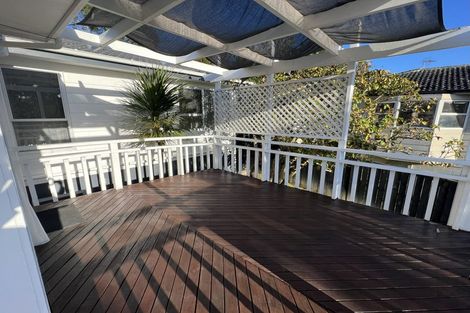 Photo of property in 27 Halberg Street, Glenfield, Auckland, 0629