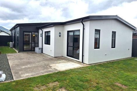 Photo of property in 19 Te Kaeaea Crescent, Wallaceville, Upper Hutt, 5018