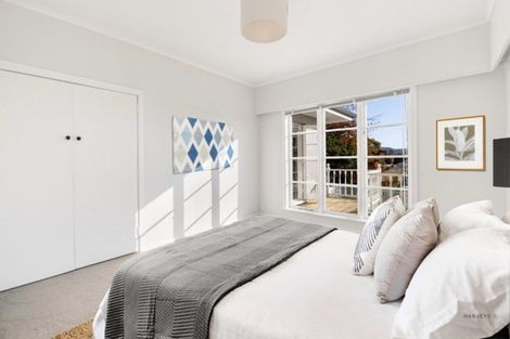 Photo of property in 32 Captain Scott Road, Glen Eden, Auckland, 0602