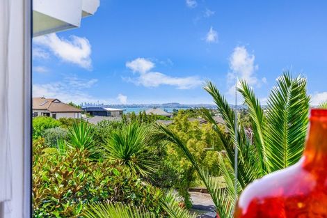 Photo of property in 17 Da Vinci Place, West Harbour, Auckland, 0618