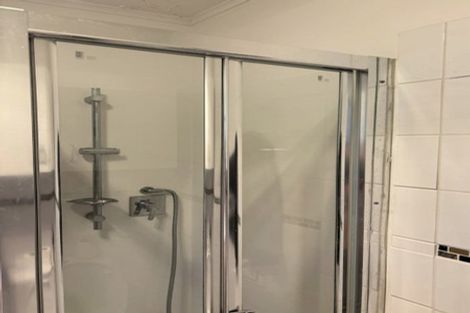 Photo of property in 15 Noeleen Street, Glenfield, Auckland, 0629