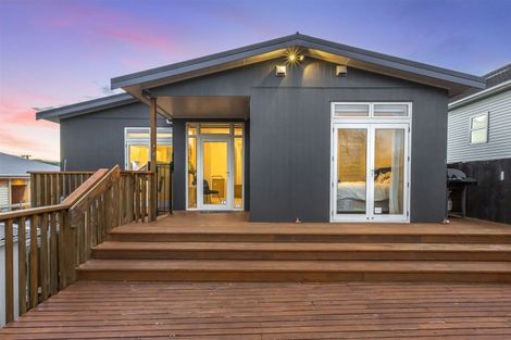 Photo of property in 6 Herewini Street, Titahi Bay, Porirua, 5022