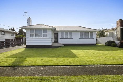 Photo of property in 42 Reid Avenue, Hawera, 4610