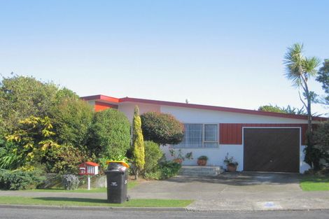 Photo of property in 85 Gloaming Hill, Titahi Bay, Porirua, 5022