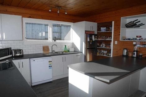 Photo of property in 18 Eskdale Road, Papakowhai, Porirua, 5024