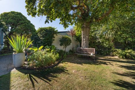 Photo of property in 136 Russell Street, Palmerston North, 4414