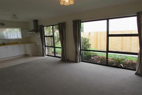 Photo of property in 38 Archers Road, Glenfield, Auckland, 0629
