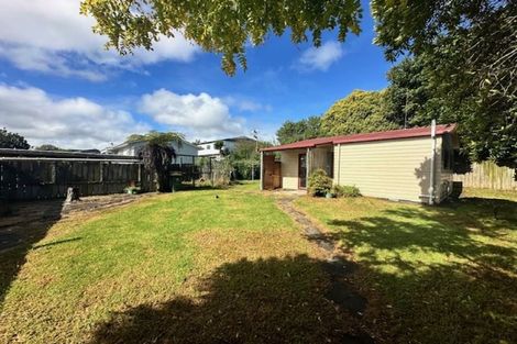 Photo of property in 15 Bundena Place, Clendon Park, Auckland, 2103