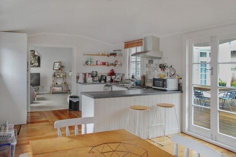 Photo of property in 19 Manson Street, Terrace End, Palmerston North, 4410