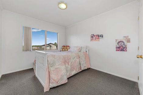 Photo of property in 3 Fairchild Avenue, Goodwood Heights, Auckland, 2105